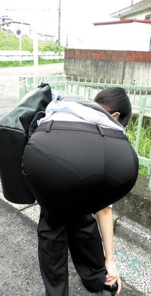 パンツスーツのデカ尻OL盗撮動画