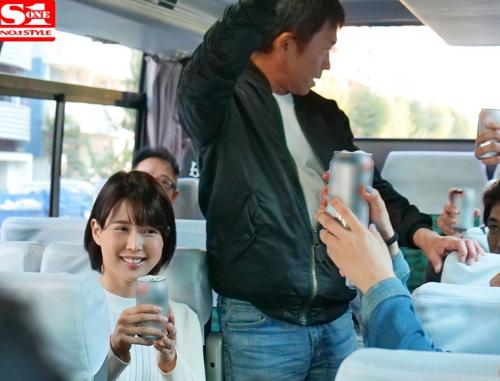 寝取らレ●プ 社員旅行の1泊2日の間、あなたの上司にずっと私は犯●れ続けました。 葵つかさ