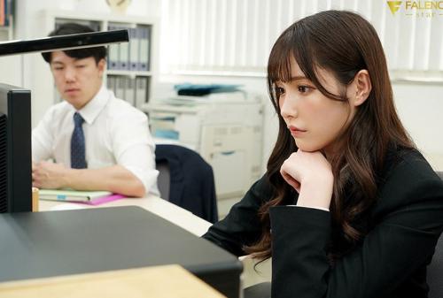 「大切な彼女がいるのに…」年下だけど先輩女上司とホテルで相部屋 美脚の誘惑に溺れて朝まで狂ったようにヤリまくった浮気性交 橋本ありな