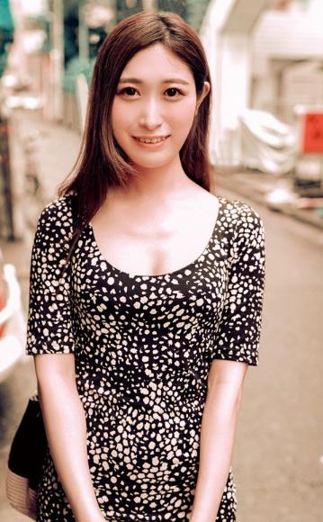 「家に行っていいですか？」ナンパした街ゆく美少女たちの自宅に訪問してハメ撮り！しれっと中出しした後も興奮おさらまらず、2回戦目に突入！服を脱ぐ時間ももったいないので着衣のまま玄関先やお風呂場で激しく交わり、最後は顔に大量精子ぶっかけスペシャル！