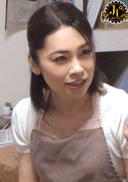 巷で噂の『おばさんレンタル』サービスを呼んでどこまで出来るか試してみた結果…真剣に悩みを相談したら意外と親身になってくれて最後は中出しセックスまでやらせてくれた！16