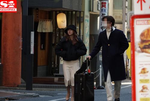 「えっ！ここでヤルの？」三上悠亜に一ヶ月密着して隙あらばいきなり即ズボッ！ 前代未聞ドッキリAV大作戦