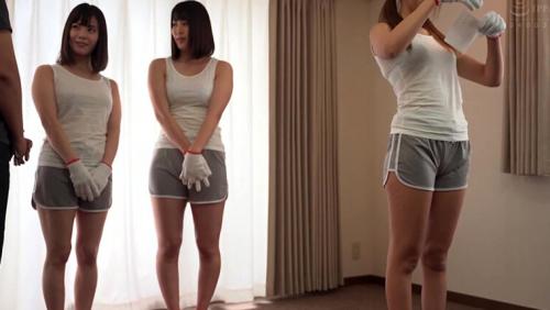 えっ？全員女性っ？！薄着の引っ越し屋がデカ尻を目の前で振りまくって挑発するので我慢できずフル勃起！！バレないのを祈るしかないが無理っ！！