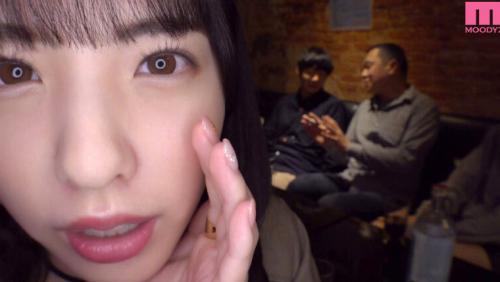 「服の中だから絶対バレないよ」逆ナン囁き誘惑してくる甘サド美少女とロングスカートの下でこっそりSEXしてたのに… 射精の瞬間だけマ●コから抜かれてチ●ポ丸出し放置で焦らされて中出しさせてもらえない’ルーインドオーガズム’性交 白桃はな