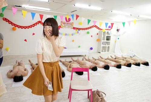 一般男女モニタリングAV またがり腰振りヌキまくり！！素人女子大生がズラ～ッと横に並んだチ○ポ10本を生ハメ騎乗位で連続即ヌキに大挑戦！フル勃起チ○ポを騎乗位で次から次へと射精させザーメンで溢れるほどに満たされたオマ○コは絶頂が止まらない！！4人合計中出し40…