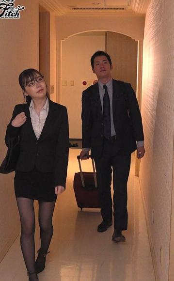 新婚の僕が出張先で女上司とまさかの相部屋 朝から晩まで性奴●にされた逆NTR 深田えいみ