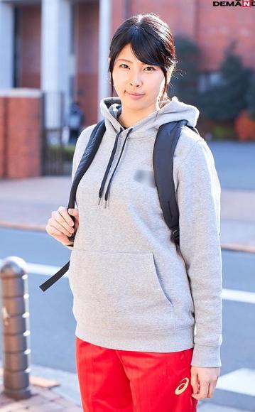 マジックミラー号「童貞くんのオナニーのお手伝いしてくれませんか…」スポーツに本気で打ち込む体育大学の女子生徒が 童貞くんを赤面筆おろし！