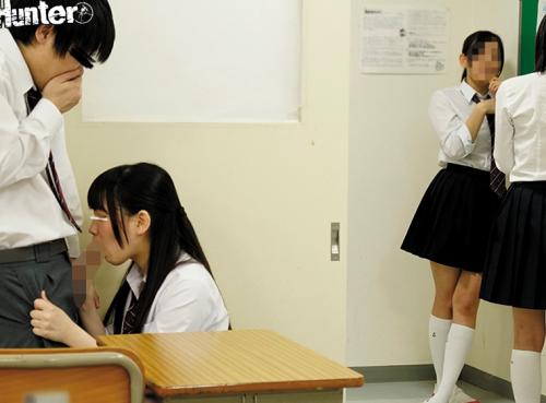 「アンタごときがなに幸せになってんのよ！」人生初の彼女が出来て浮かれているボクを嫉妬に燃えるクラスメイト女子が無理やり勃起させる！去年まで女子校の女子だらけの学校に編入したボク。女子と楽しく話すどころか、男子が少なくてイジメられていたけど…