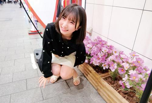 素人美少女とリモコンバイブお散歩8ーSGN区編ー「もう我慢できません…//」人混みの中ビクビク震えてイキまくってしまう女子たち！人生初の羞恥プレイでまさかのエロスイッチオン！車移動中も大胆カーオナニー！最後は近くのスタジオで心行くまで生セックス！