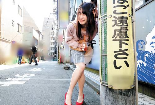素人美少女とリモコンバイブお散歩！！大ヒット御礼PREMIUM BEST！！「もう我慢できません…//」人混みの中ビクビク震えてイキまくってしまう女子たち！人生初の羞恥プレイでまさかのエロスイッチオン！永久保存版！！