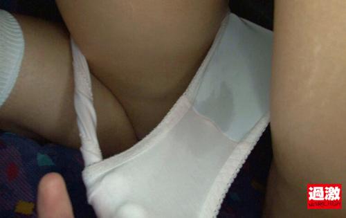 夜行バスで声も出せずイカされた隙に生ハメされた女はスローピストンの痺れる快感に理性を失い中出しも拒めない 女子○生限定11 イク寸前のチ○ポに発情する腰振り娘SP
