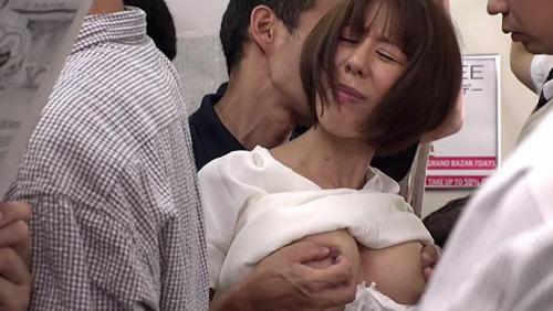 「『もうちょっとでイキそうだったのに…』寸止め状態で痴●を止められたOLおばさんは場所も気にせず近くにいたデカチン少年に何度も絶頂をせがむ」VOL.1