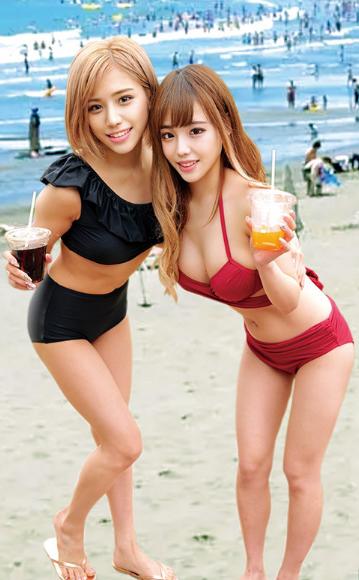 湘南の海で出会った水着ギャルがデカチン童貞君と「素股オイルマッサージ」に挑戦！ 生マンにヌルヌルこすれるデカマラに発情しちゃって『おま○こに入れてみるw』そのまま筆おろし生ハメ中出しSEX！！