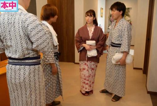 友達と行った温泉宿で不倫中の巨乳上司と部下を発見。混浴温泉に呼び出して何度も何度も中出しした。 小花のん