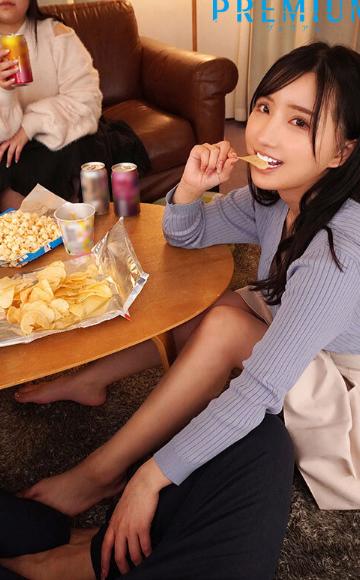 彼女が至近距離にいるのに密着＆ゾクゾク囁き！背徳感で気持ちよすぎる中出し誘惑 楪カレン