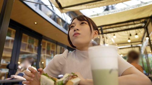 素人学生【限定】みつきちゃん22歳 某有名企業内定！めちゃカワ女子大生、彼氏のちんぽじゃ満足できない性強女子とラブホSEX→アヘ顔で鬼イキ種付けしました