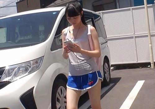 《3P連続中出し》『ブラなんか必要ないですからw』自己評価が低いノーブラ貧乳美少女とゴム無し3Pセックスして連続中出し！
