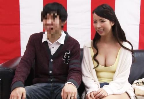 《野球拳SEX》新婚の巨乳妻が野球拳で脱ぐ物がなくなり中出しSEX！旦那が目の前にいるのにイキまくる！