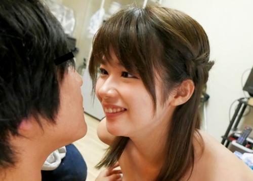 《伊東ちなみ》『私が初めてでよかったの？カラダ好きにしていいよ♡』童貞とSEXするのは初めてという美女が筆おろしSEX！