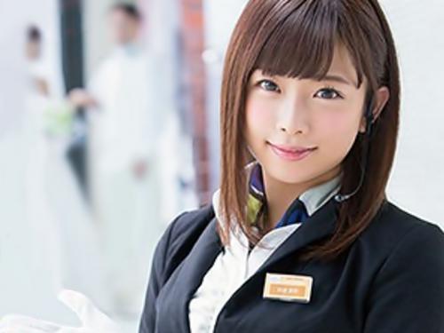 《紗倉まな》ウェディングプランナーの紗倉が新郎を誘惑し生チンポSEXして新婦から寝取る！