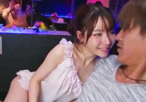 《深田えいみ×大量射精》『お店には秘密ですよ♡』本番禁止のおっパブで店長に隠れてセックスする巨乳嬢と射精量が半端ない客！