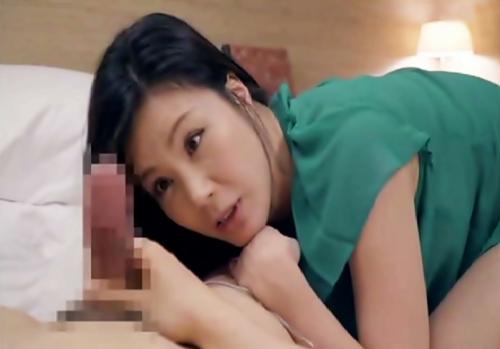 《センズリ×熟女》『お汁でてるぅ♡』ご無沙汰の40代50代熟女が手コキ射精のお手伝いして大昇天！