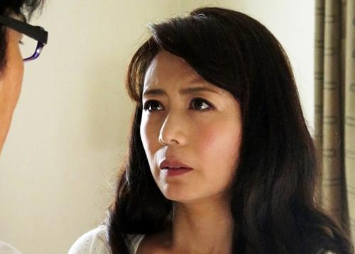 《中出しNTR》『ダメよ！絶対ダメ！』夫が連れてきた部下に強姦される人妻が肉棒をピストンされる度に絶頂し膣内に射精される