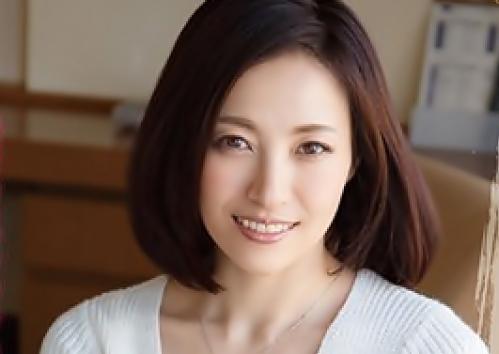 《熟女人妻》極上に美人な奥様の不倫SEX！不倫サイトで出会ったセックスレスで欲求不満の美人妻が他人棒を受入れる！谷原希美