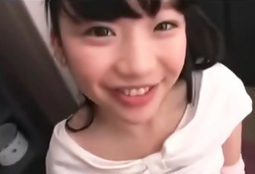 《中出し》『マンコの中にいっぱい出してね♪』大きくなった芦田●菜に激似の妹と中出しSEX！