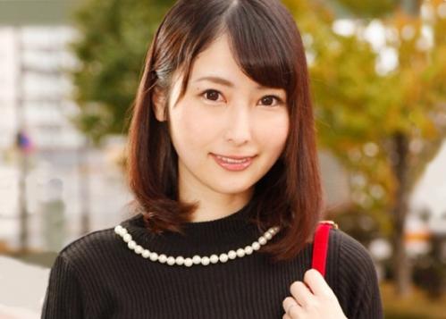 《マジックミラー号》MM号史上最上級の美人妻が乳首マッサージで乳首イキ！不倫SEXしてイキ狂い射精された精子を自分で拭く