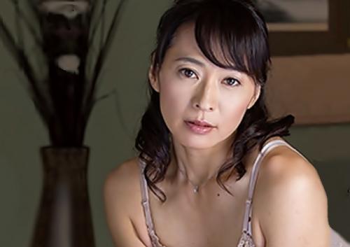 《義母に中出し》夫を亡くし自慰行為で性欲をごまかす義母を娘婿が真面目にで愛し合う中出しセックス！