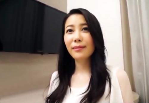 《人妻ナンパ》『私をセフレにしてください♡』不倫願望を持つ美人妻たちが中出し不倫SEXでイキ狂う！