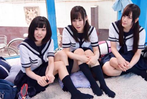 《MM号》マジックミラー号が田舎に行き下校中のJKに声をかけエロ玩具やデカチンSEX初体験！痙攣イキして大量射精される！