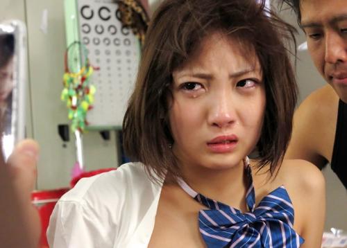 《中出し輪姦》イジメを受けていた男子を助けたせいでDQN軍団に輪姦され膣内に大量射精される巨乳の女子校生！広瀬うみ