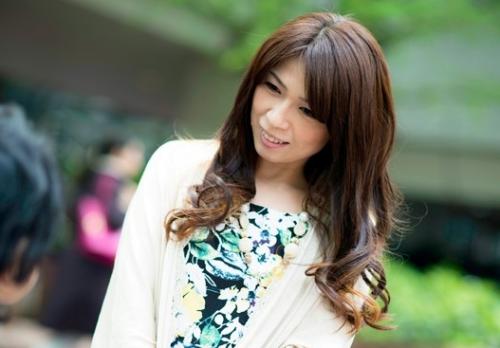 《高齢熟女ナンパ》『私、おばさんよ？♡』街では上品に装ってはいるが丸裸にしてSEXすると卑猥にイキ狂う熟女達！