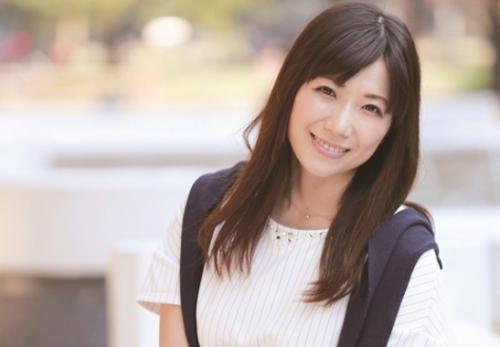 《童貞×専業主婦》優しい巨乳妻と童貞が生ハメして即効で膣内に射精する筆おろしSEX！その後、体を洗ってもらい大量射精する！
