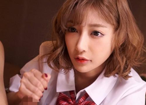 《明日花キララ》爆乳美女がおっぱい揺らしてセックスし痙攣してイキまくる！JKコスプレ美女のマンコにローションチンポ挿入！