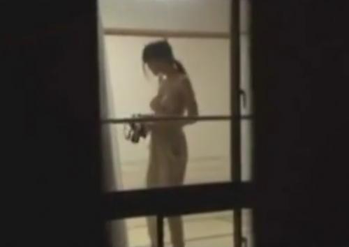 《個人撮影/盗撮》隣に住む巨乳美女の激エロい盗撮映像w