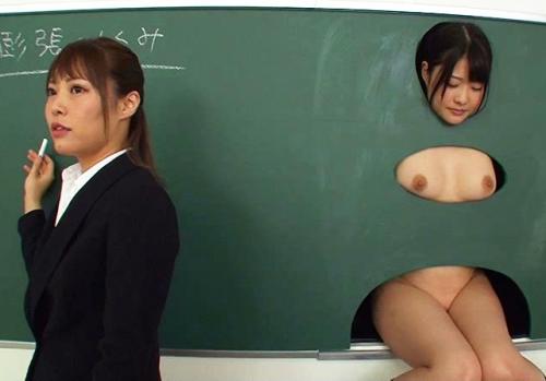 《黒板マンコ》成績が悪い女子は黒板マンコの刑！男子生徒の肉便器となり女子校生号泣！
