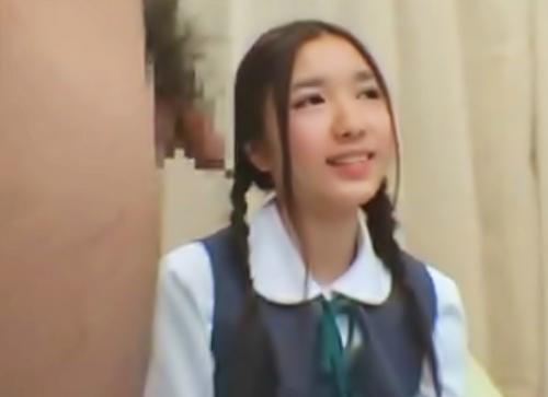 《修学旅行》田舎から来たロリ顔の修学旅行のカワイイJKをナンパしてセックスしまくると…