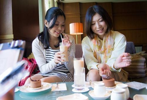 《人妻ナンパ》性行為はご無沙汰の清楚な奥様達に声をかけ不倫SEX！美しい巨乳やオマンコ、旦那が使わないなら他人が使う！