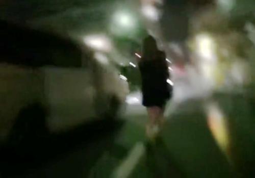 《輪姦》夜道を歩く女を捕まえて鬼畜たちが輪姦する！泣き叫んで挿入を拒む女に勃起チンポをネジ込み性欲のはけ口にする！