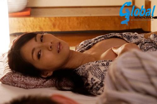 【森美希】四十路母と息子の異常性交　若く逞しい息子棒の虜となった欲求不満な美熟女　大きくなった息子のオチンチンを…