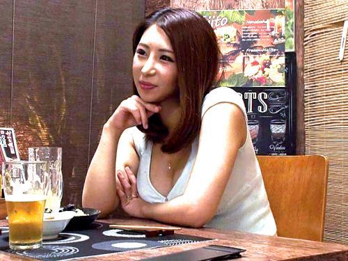 【爆乳人妻】居酒屋ナンパで巨乳奥様をゲット！お持ち帰りでやり部屋に連れ込んでセックス！