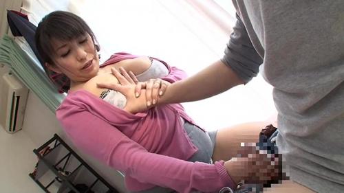 【折原ゆかり】勃起していることに気づけば部屋に突入してしゃぶりつく！もちろん狙っているのは生中出し！！