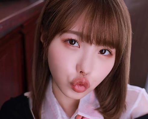 【美少女×キス】Mなおじさんの身体中キスしまくり！小悪魔的な可愛さが最高！【松本いちか】