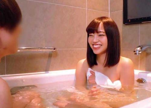 【ナンパ】ロリスレンダー貧乳女子大生と混浴でエッチ！