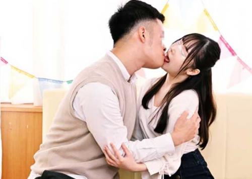 【一期一会】初めてのキスで運命の恋に落ちるか？美少女大学生との実験！