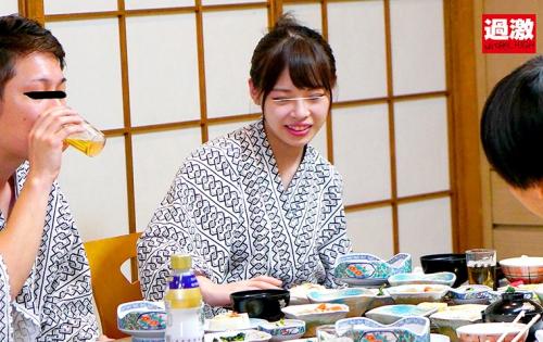 混浴温泉で乳首をしつこく刺激する乳吸い責めに欲情した女は湯しぶきが立つハードピストンの快感で中出しを拒めない4