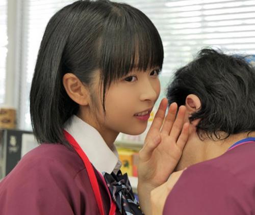 【衝撃】黒髪の美少女JK、過激な誘惑で関係進展！【日向なつ】